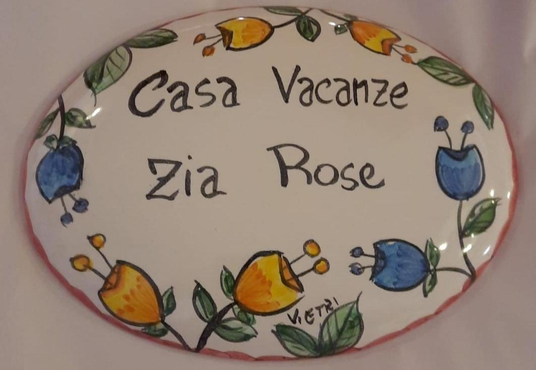 Casa Vacanze Zia Rose Nápoles Exterior foto